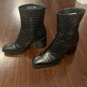 Black croc pattern ankle booties size 8